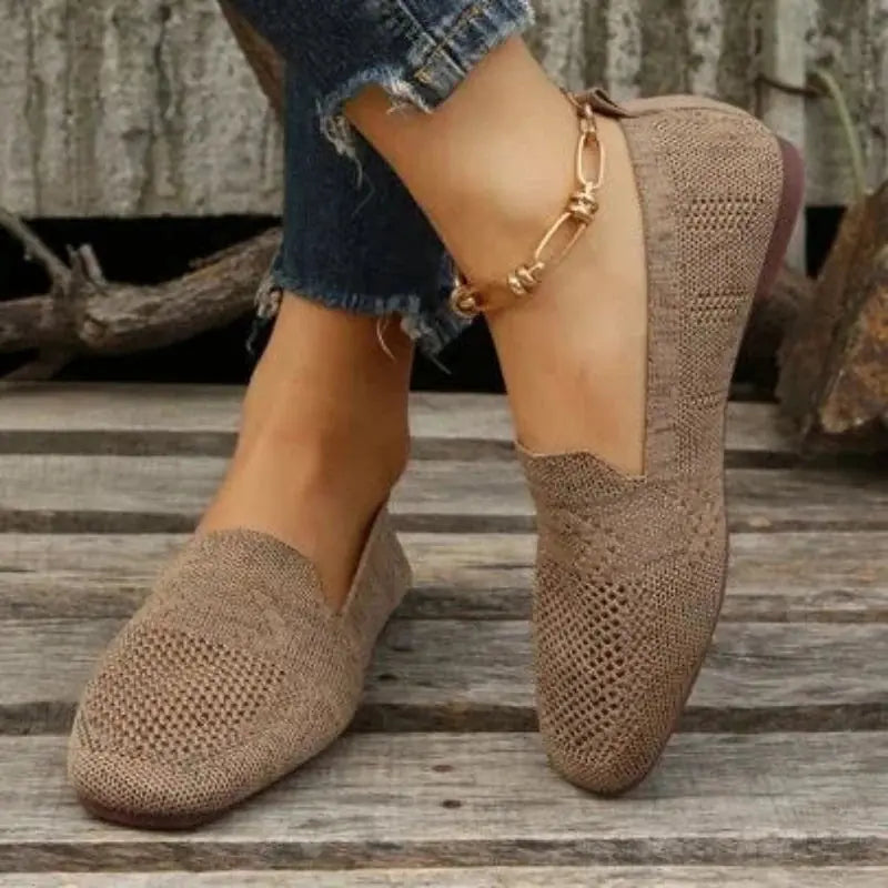 Solveigh Chaussures en Maille Ajourée à Enfiler, Bout Carré, Talon Bas pour Femme - Kaki