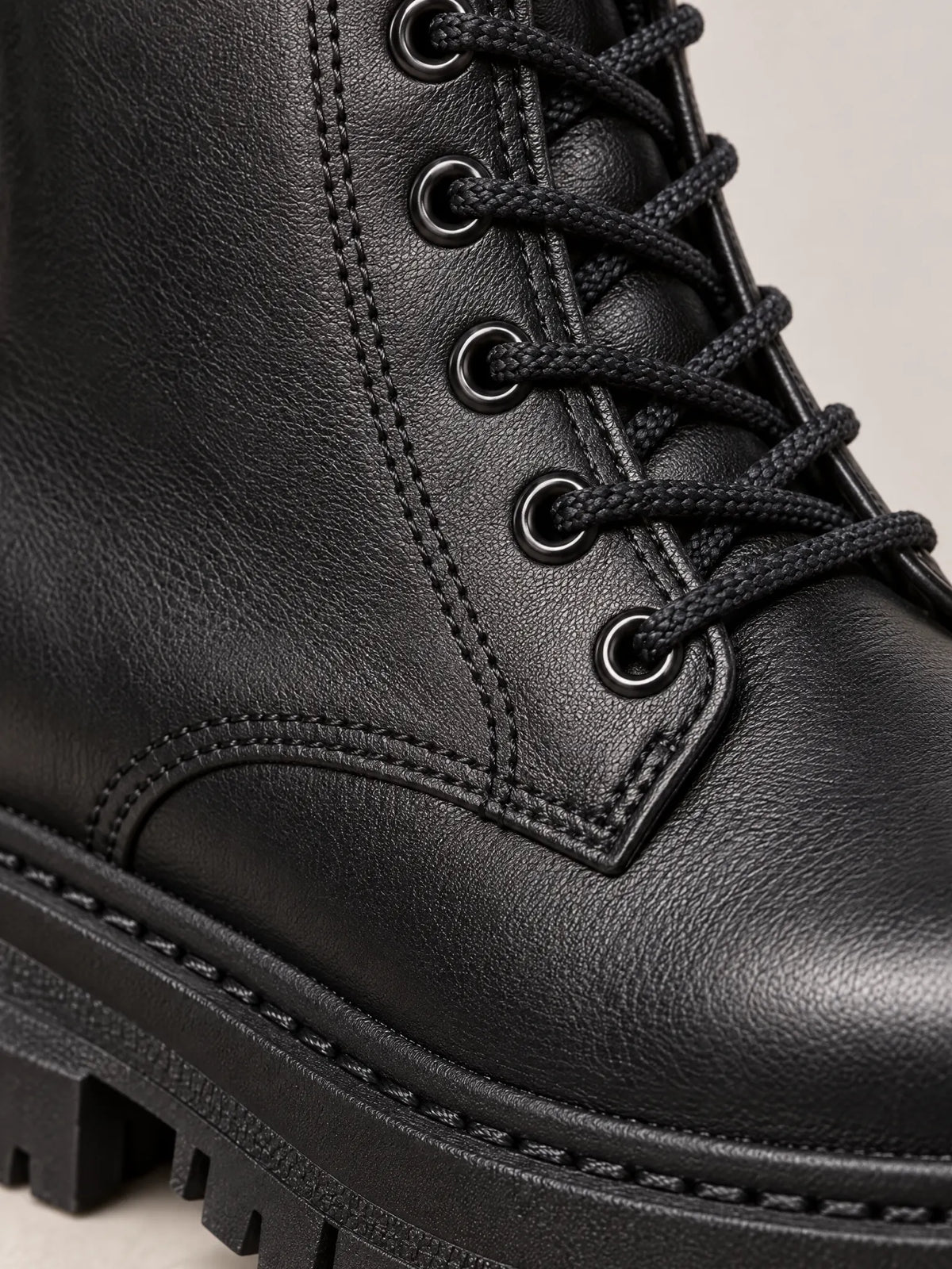 Macy Bottes Montantes Plateforme à Lacets, Style Combat, Semelle Épaisse pour Femme - Noir