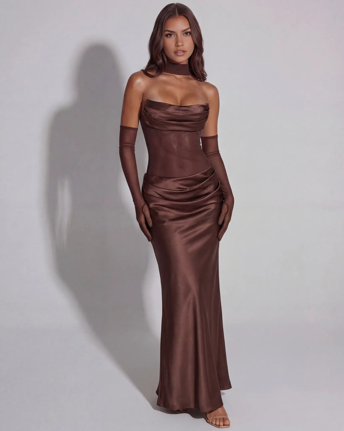 Ophelia Robe de Soirée Maxi en Satin, Col Bénitier, Corset Bustier et Gants pour Femme - Marron | Tenelle