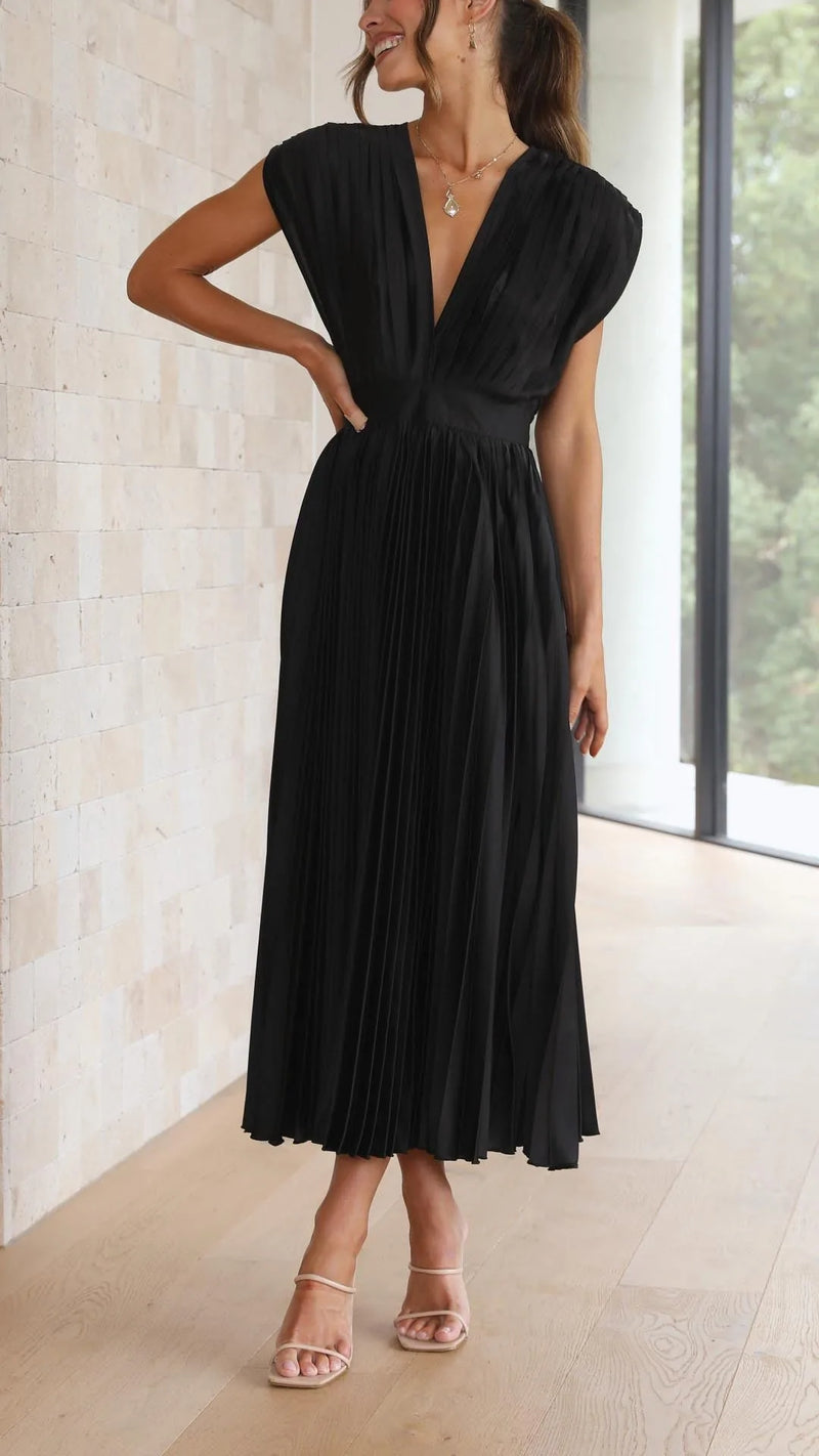 Shasta Robe Midi Plissée Invitée de Mariage, Col en V, Manches Courtes pour Femme - Noir | Tenelle