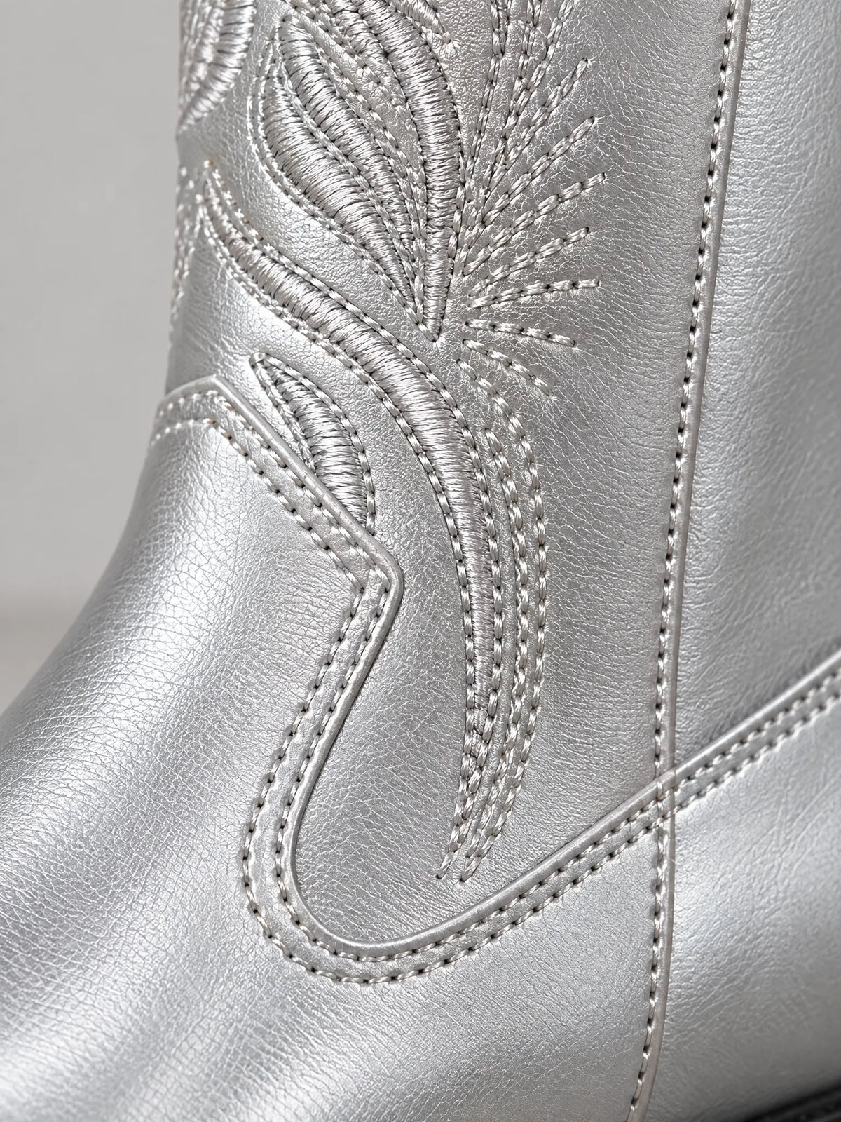 Gaya Bottes Western Mi-Mollet Brodées Métallisées, Talon Carré pour Femme - Gris Clair