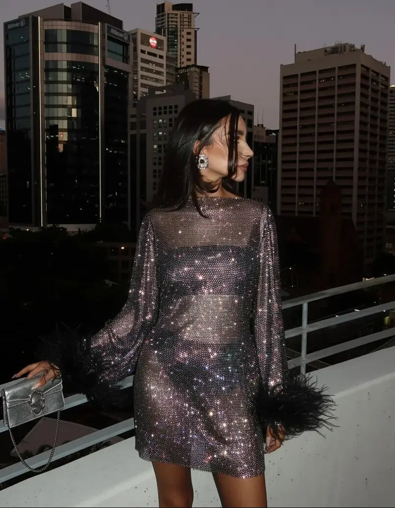 Kensington Robe Mini à Sequins, Manches Longues, Manchettes à Plumes pour Femme - Noir
