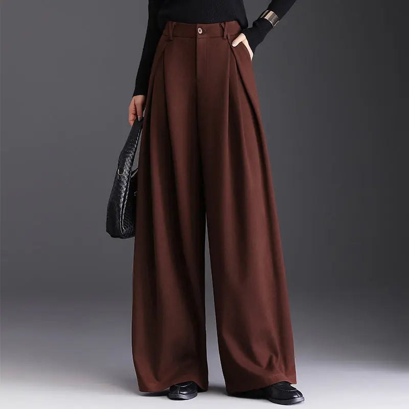 Rosaline Pantalon en Satin Camel, Taille Haute, Plissé, Jambe Large pour Femme - Châtaigne