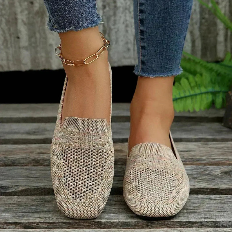 Solveigh Chaussures en Maille Ajourée à Enfiler, Bout Carré, Talon Bas pour Femme - Beige