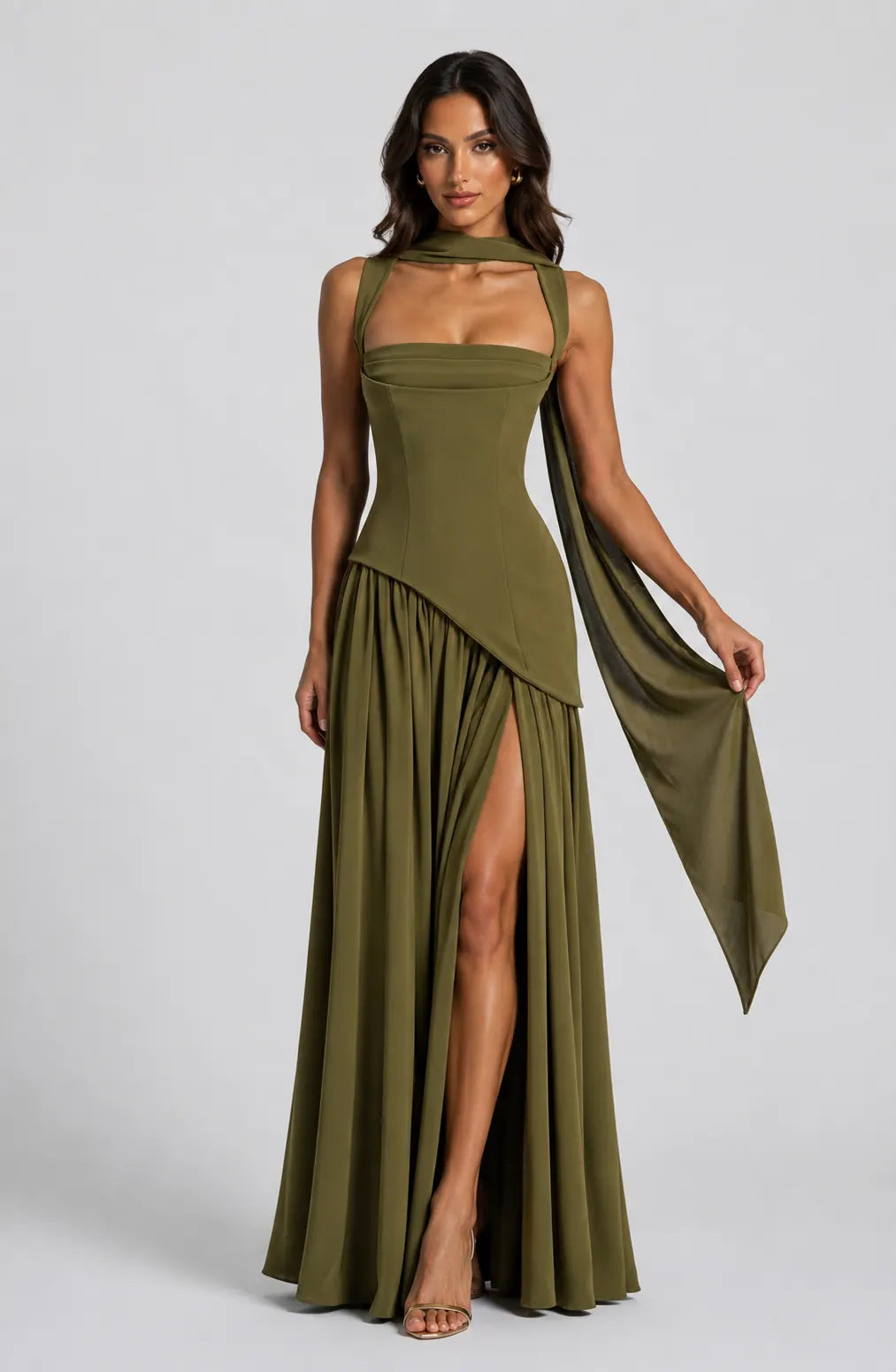 Valencia Robe Maxi Drapée Effet Satin, Silhouette Sculptée et Élégante pour Femme - Vert Sauge
