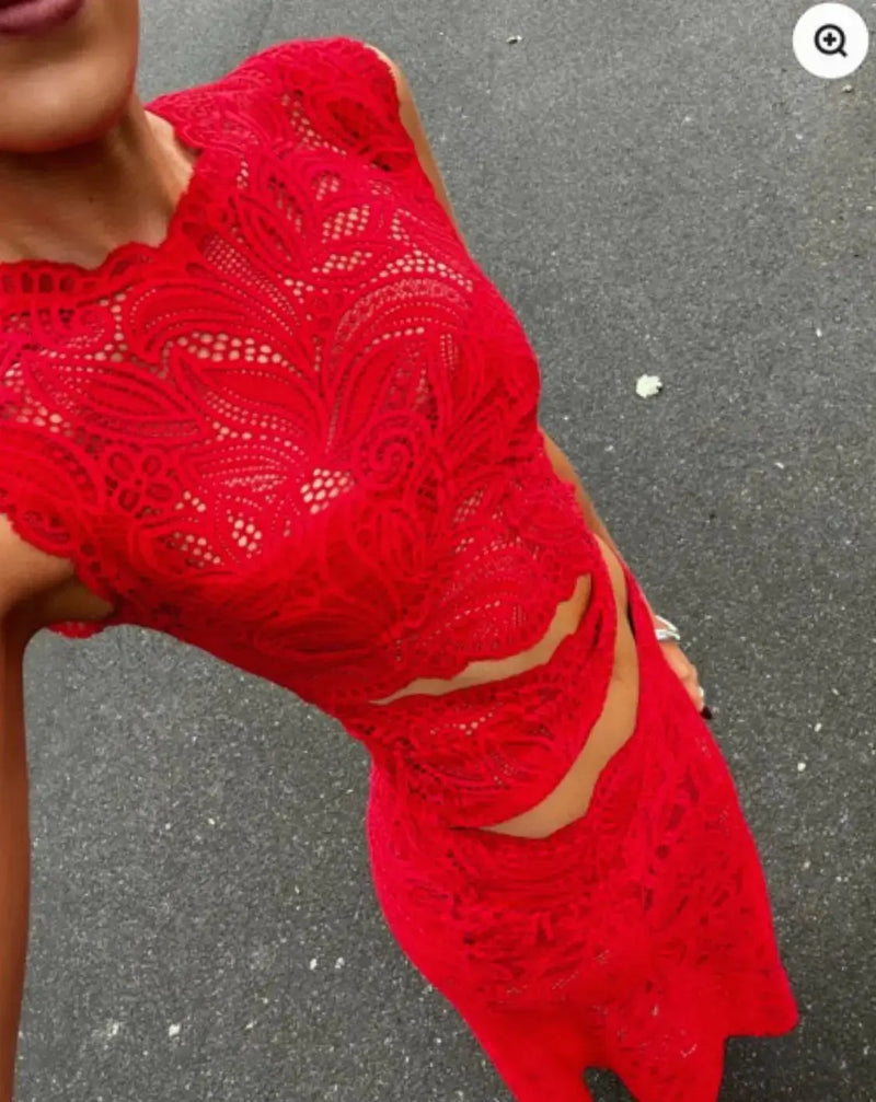 Beatrix Ensemble Deux Pièces Crop Top en Dentelle Rouge et Jupe Maxi, Sans Manches pour Femme - Rouge