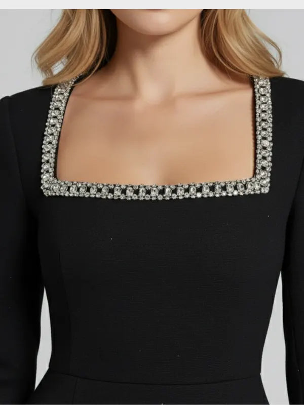 Ninon Robe Mini Moulante Violette, Manches Longues, Col Carré pour Femme - Noir