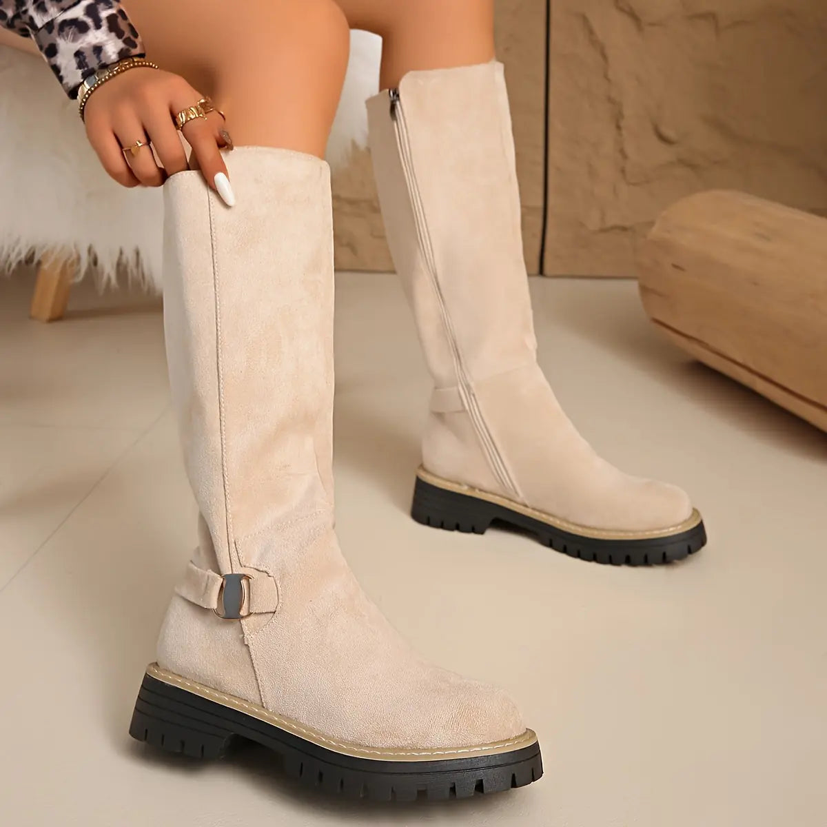 Lainie Bottes Montantes à Boucle, Semelle Crantée, Talon Carré pour Femme - Beige