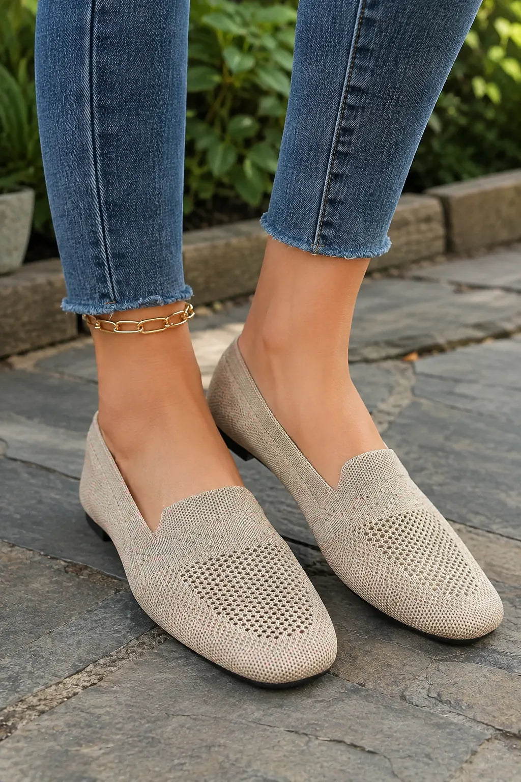 Solveigh Chaussures en Maille Ajourée à Enfiler, Bout Carré, Talon Bas pour Femme - Beige